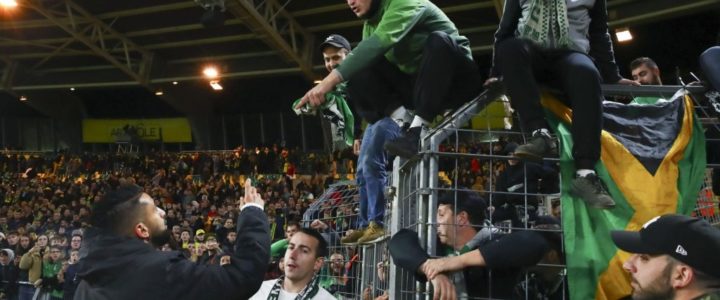 FC Nantes – ASSE (2-3) : Ryad Boudebouz pris à partie par des supporters !