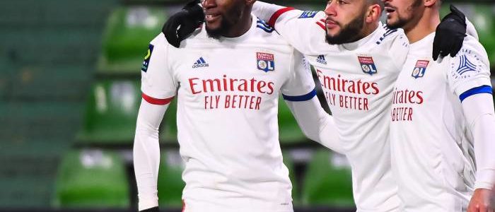 Lyon s'enflamme pour le départ des joueurs à St Etienne